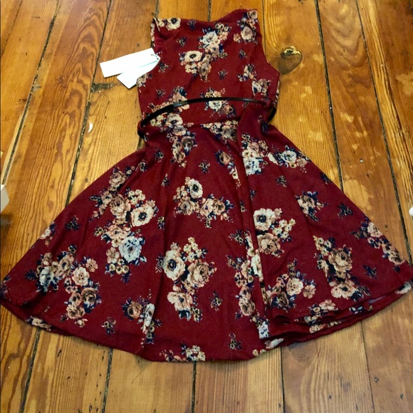 Sleeveless red sundress - Picture 2 of 2